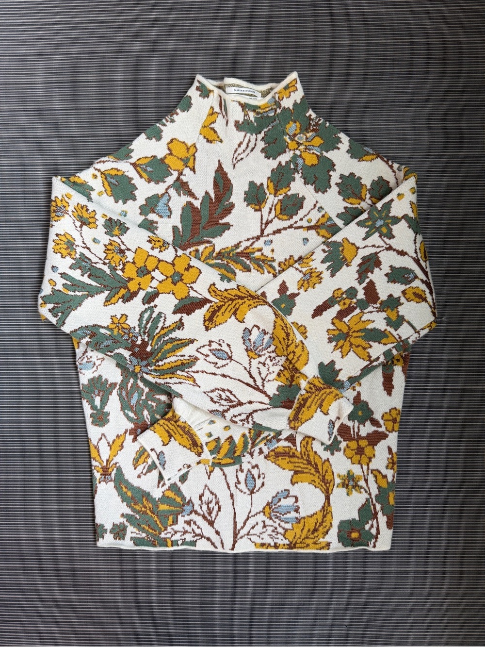 *never worn* Anthropologie sweater (size XS) - Picture 3 of 10